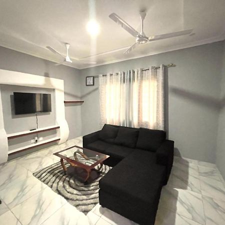 Detouz Lodging Accra Exterior photo